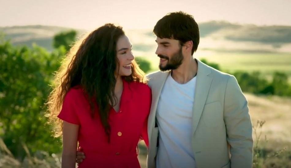 ebru_sahin_sasirtti_fahriye_evcen_ile_serenay_sarikayayi_solladi_1567752413_4003.jpg