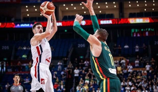 De Colo'lu Fransa, Litvanya'yı geçti