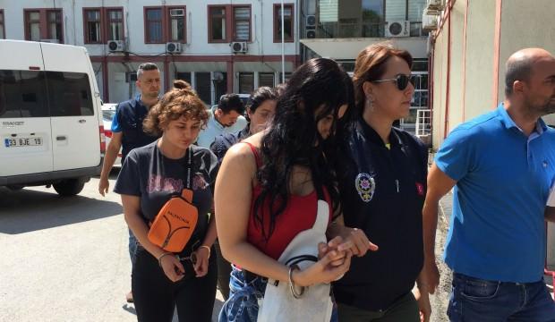 Dolandırıcı kız kardeşler! Sahte altınla...