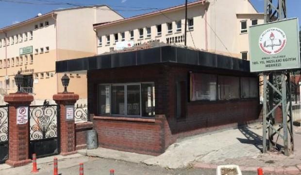 Okul bahçesinde korkunç olay! 'Neden yan baktın' deyip...