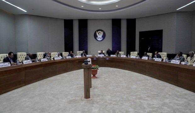 Yemin ederek göreve başlamışlardı... Yeni hükümetten ilk toplantı
