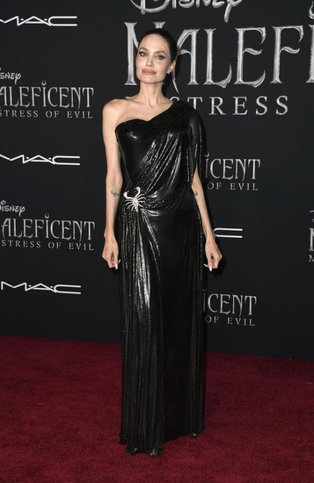 Angelina Jolie Maleficent filmi galası