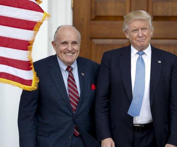 ABD Başkanı Donald Trump ve kişisel avukatı Rudolph Giuliani...