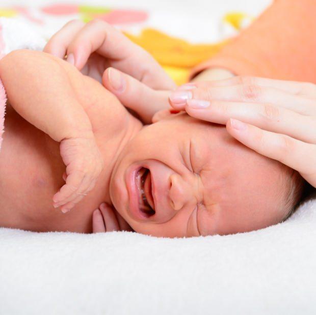 Anne sütü alan bebeklerde kabızlık nasıl geçer