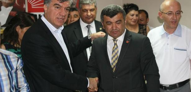 AK Parti'ye seçim öncesi İzmir'de büyük şok