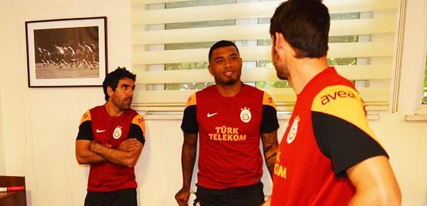Cimbom'un 4 futbolcusu geri döndü
