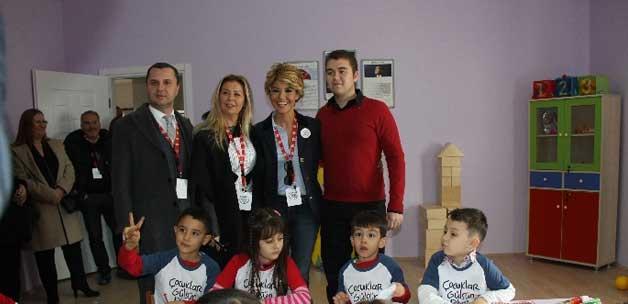 Çocuklar Gülsün Diye Derneği 17'inci okulunu açtı