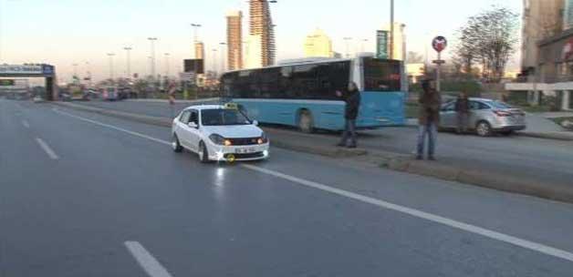 Modifiye araç sahipleri E-5'i trafiğe kapattı