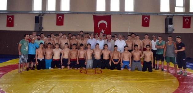 Minik güreşçilerin milli takım heyecanı