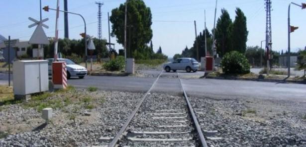 Demiryolu geçişi. Demiryolu geçişinin geçiş kuralları. Demiryolu geçişi düzenlemesi Demiryolu geçişi. Demiryolu geçişinin geçiş kuralları. Demiryolu geçişi düzenlemesi
