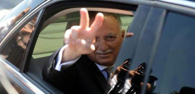 Ekmeleddin İhsanoğlu: Laikliği savunuyorum