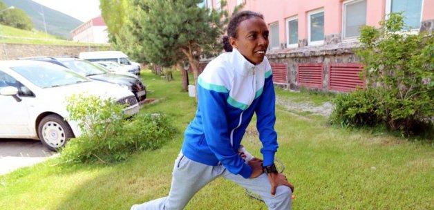 Elvan Abeylegesse maratona alıştı