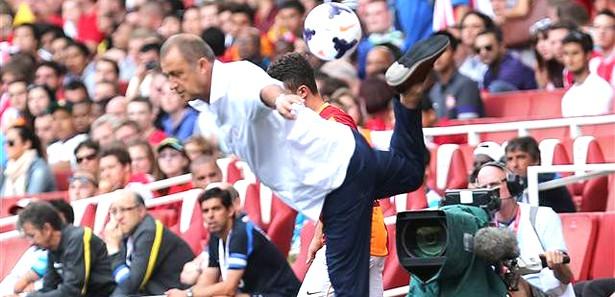 Fatih Terim Emirates'i ayağa kaldırdı