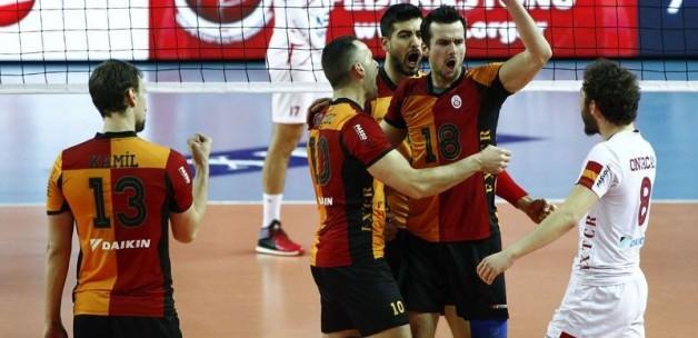 Galatasaray tur kapısını araladı