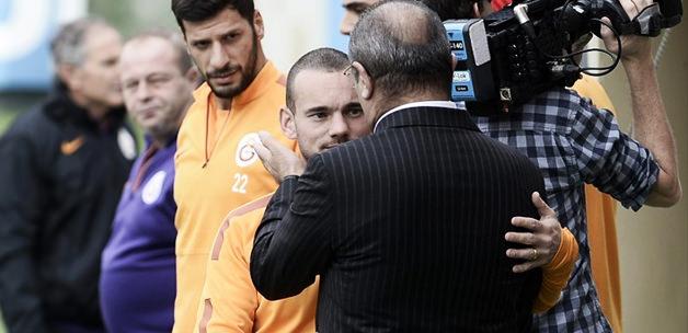 galatasaraya_veda_ediyor_iste_ayrilma_nedeni_1429775635_8513.jpg