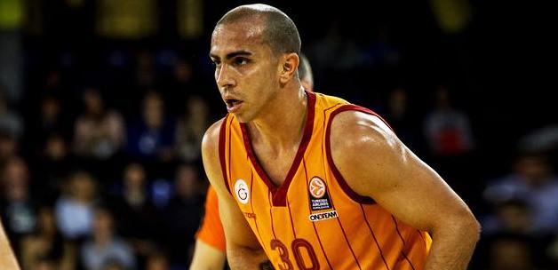 Arroyo resmen Barcelona'da