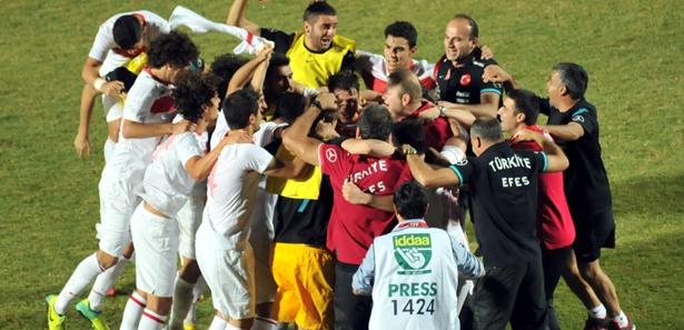 Genç Milliler lideri yendi zirveye yerleşti