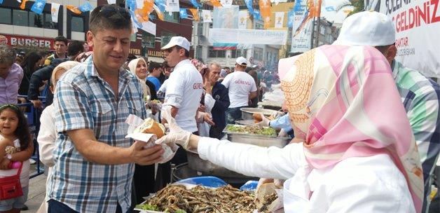 İstanbul'da 6 ton hamsi dağıtıldı