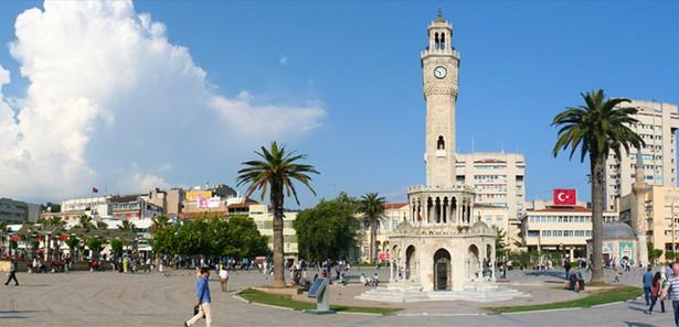 İzmir'de hangi ilden kaç kişi var?