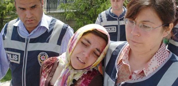 Katil anneden hakime hakaret