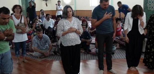 Gültan Kışanak Cemevinde semah döndü