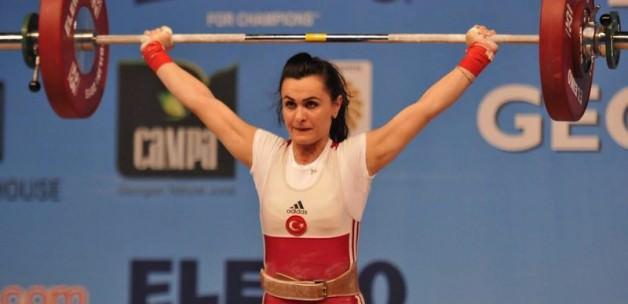 Nurcan Taylan'dan altın madalya!