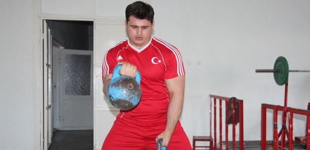 Rıza Kayaalp altın madalya peşinde