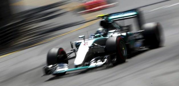 Nico Rosberg fırtına gibi!