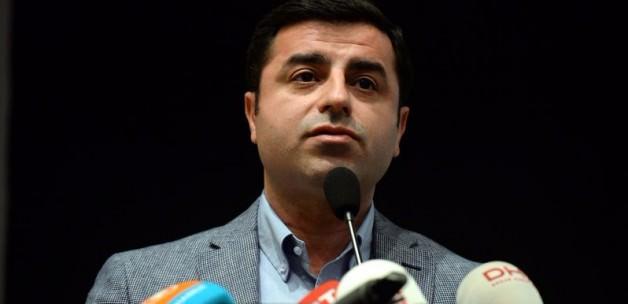 Demirtaş'tan Mursi'ye idam kararına tepki