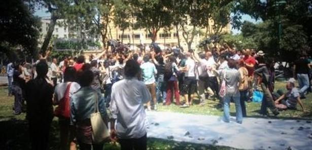 Taksim Gezi Parkı'nın etrafı kapatılıyor