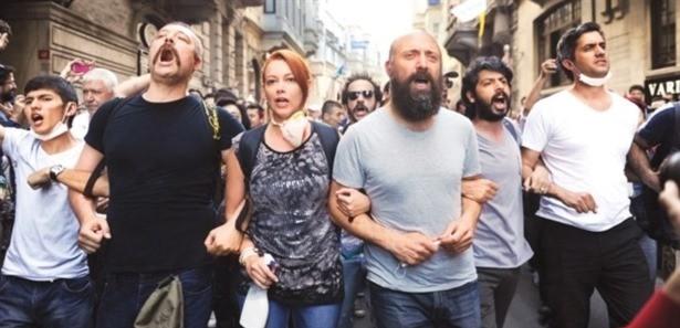 Taksim'deki olayları 'tweet'lerle provoke ettiler