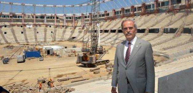 Timsah Arena'nın çatı halatları geriliyor