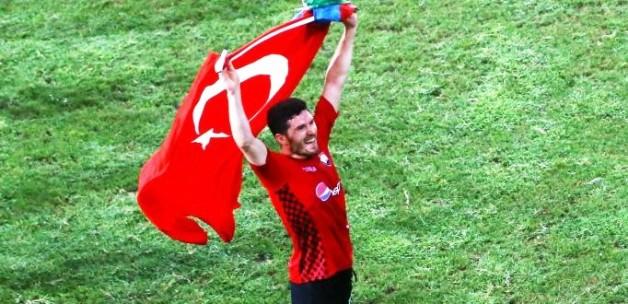 Türk bayrağı tartışması can aldı