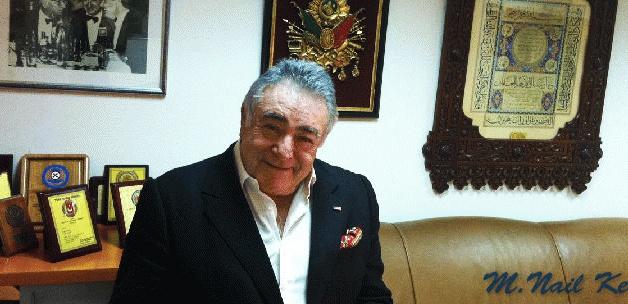Ünlü işadamı indirimli akbil kartı çıkarttı
