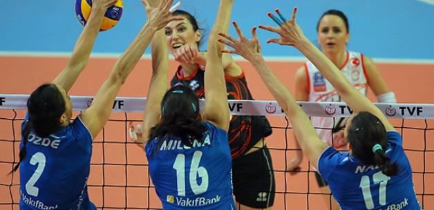 VakıfBank güçlü rakibine set vermedi
