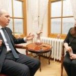 Kurtulmuş referandumu işaret etti