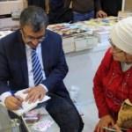 Ünlü Edebiyatçı Hayati İnanç okurlarıyla buluştu