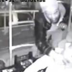 Otobüste dehşet! Şoförün boğazına bıçak dayadı