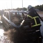 Adana'da seyir halindeki otomobil yandı