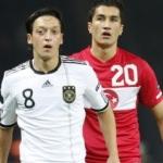 Mesut Özil Türk Milli Takımı'nda oynayabilir mi?