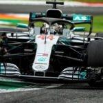 Hamilton, Ferrari'nin evinde kazandı!