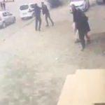 Sokak ortasında pompalı tüfekli kız kavgası!
