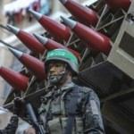 Gazze'de askeri geçit!