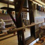 Basıldıkça güzelleşen halıların üretildiği fabrika