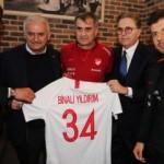 Milli Takım'a sürpriz ziyaret! Başarı dilediler