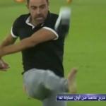 Xavi çılgına döndü! Ayakkabısını fırlattı