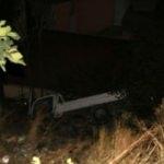 Kağıthane'de, kamyonet uçuruma yuvarlandı