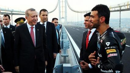 Elma Dolgulu Şekerpare Tatlısı Elma Dolgulu Şekerpare Tatlısı