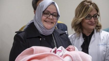Tolgahan Sayışman ile Almeda Abazinin yeni yıl pozu Tolgahan Sayışman ile Almeda Abazinin yeni yıl pozu