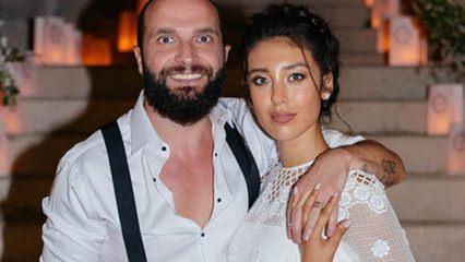 Tolgahan Sayışman ile Almeda Abazinin yeni yıl pozu Tolgahan Sayışman ile Almeda Abazinin yeni yıl pozu